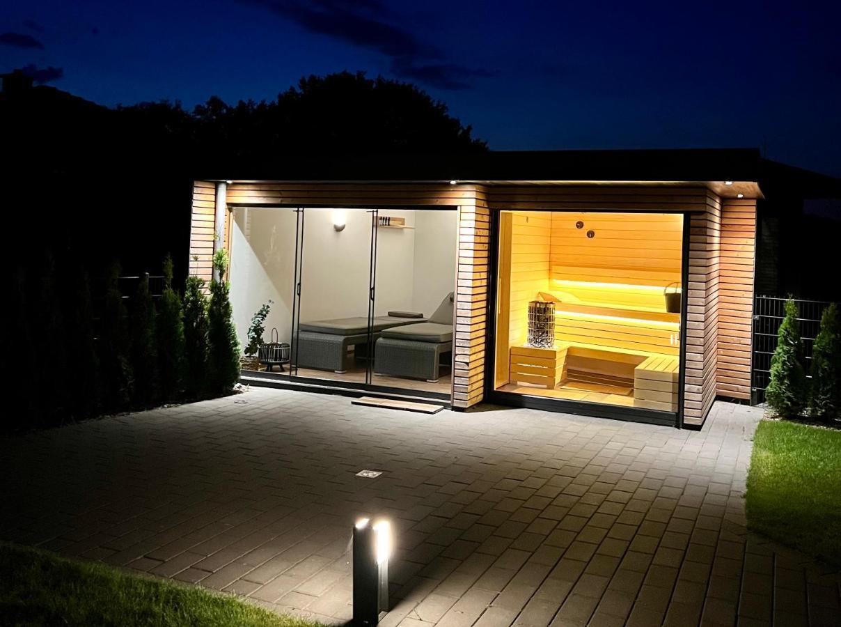Schoenes Ferienhaus Mit Sauna Am Harkebruegger See In Der Naehe Von Oldenburg Barssel  ภายนอก รูปภาพ